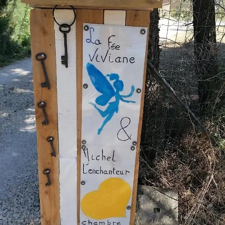 La Fee Viviane Et Michel L'enchanteur Robion en Luberon