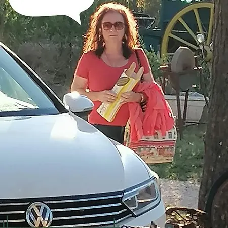 La Fee Viviane Et Michel L'enchanteur Bed & Breakfast Robion en Luberon