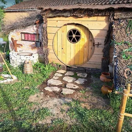 La Fee Viviane Et Michel L'enchanteur Robion en Luberon