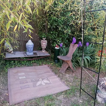 La Fee Viviane Et Michel L'enchanteur Bed & Breakfast *