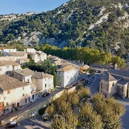 Bed & Breakfast La Fee Viviane Et Michel L'enchanteur Robion en Luberon